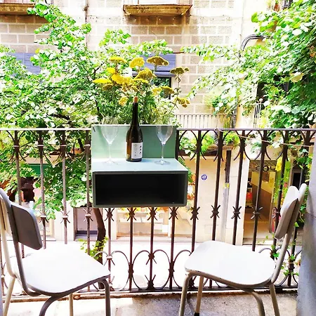Homestay Con Salon Privado En La Rambla *