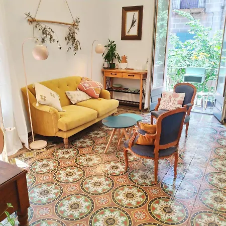 Homestay Con Salon Privado En La Rambla